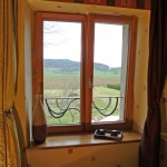 Vue sur la campagne de la chambre marron - Gîte en Lorraine